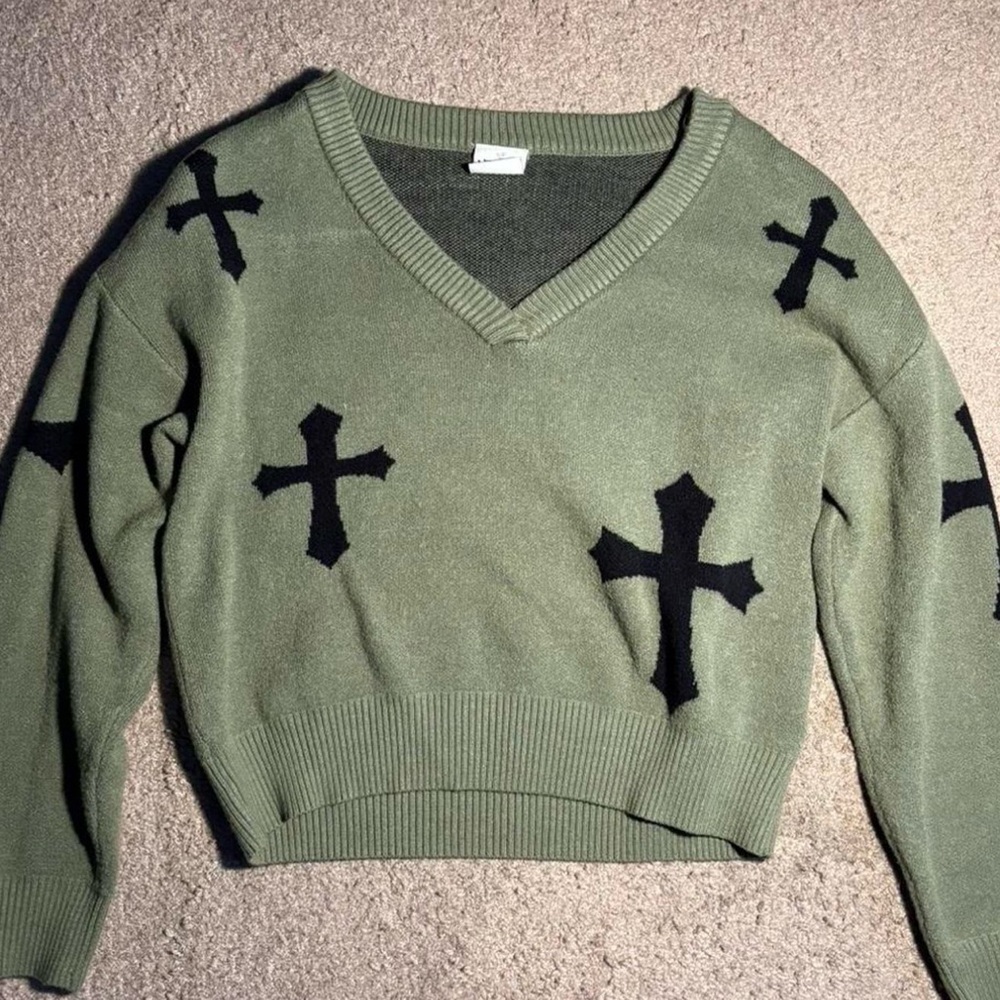 V-Neck Sweater with Cross Pattern - Green